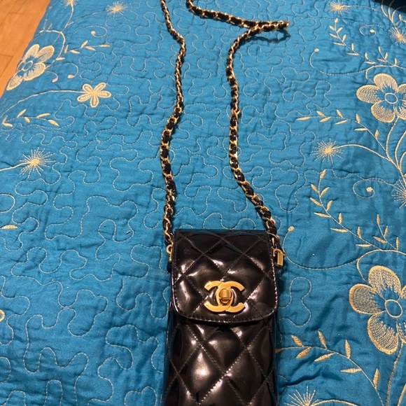 100% authentic Chanel bag! 24k hardware. Rare find. - Picture 12 of 16